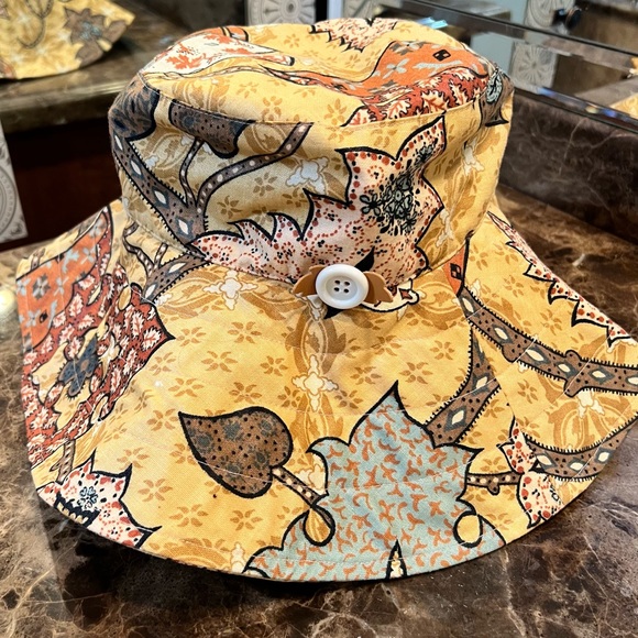 Patch NYC by Ross & Carney-Retro Floral Print Shade Hat-Wide Posable Brim - Picture 6 of 6